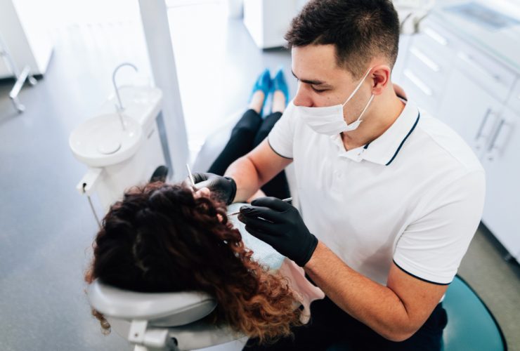 Tratamiento periodoncia en clínica de Avilés