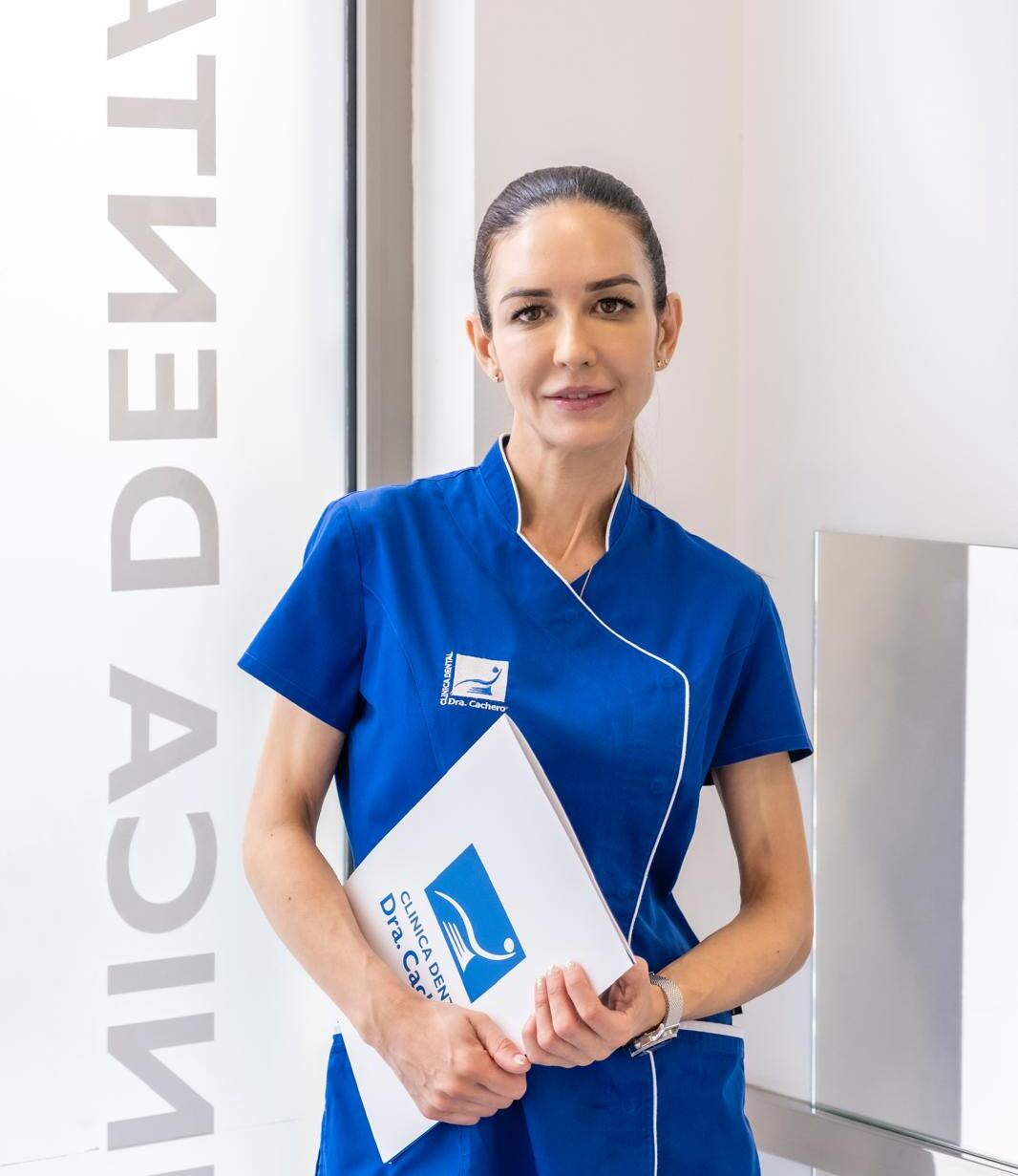 Dra. Mónica González Cachero - Periodoncia en Avilés